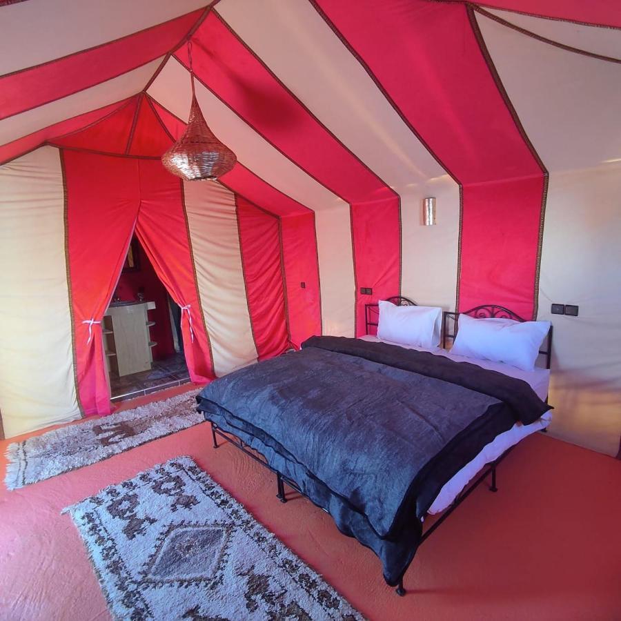 Tafouyte Luxury Camp Hotel Merzouga Bilik gambar