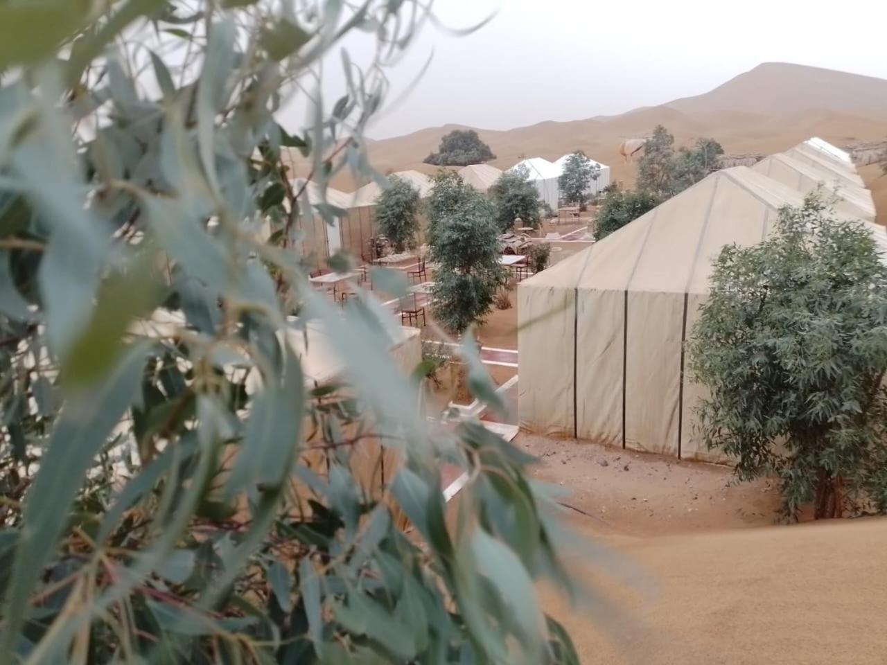 Tafouyte Luxury Camp Hotel Merzouga Bilik gambar