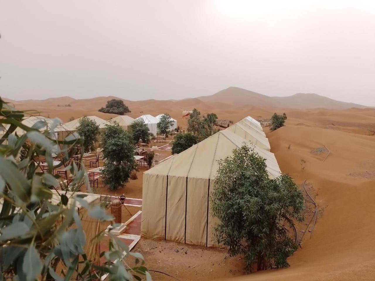 Tafouyte Luxury Camp Hotel Merzouga Bilik gambar