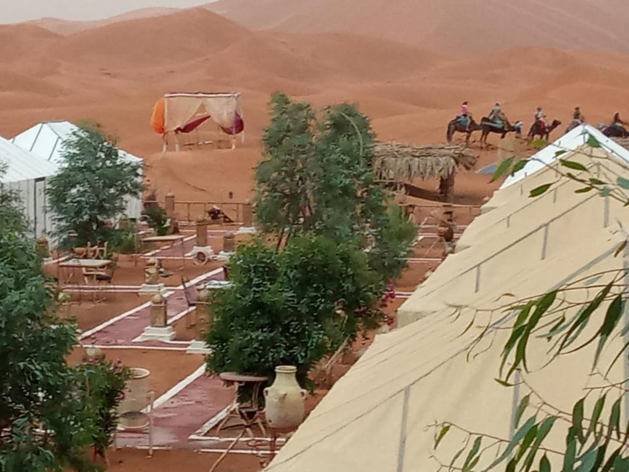 Tafouyte Luxury Camp Hotel Merzouga Bilik gambar